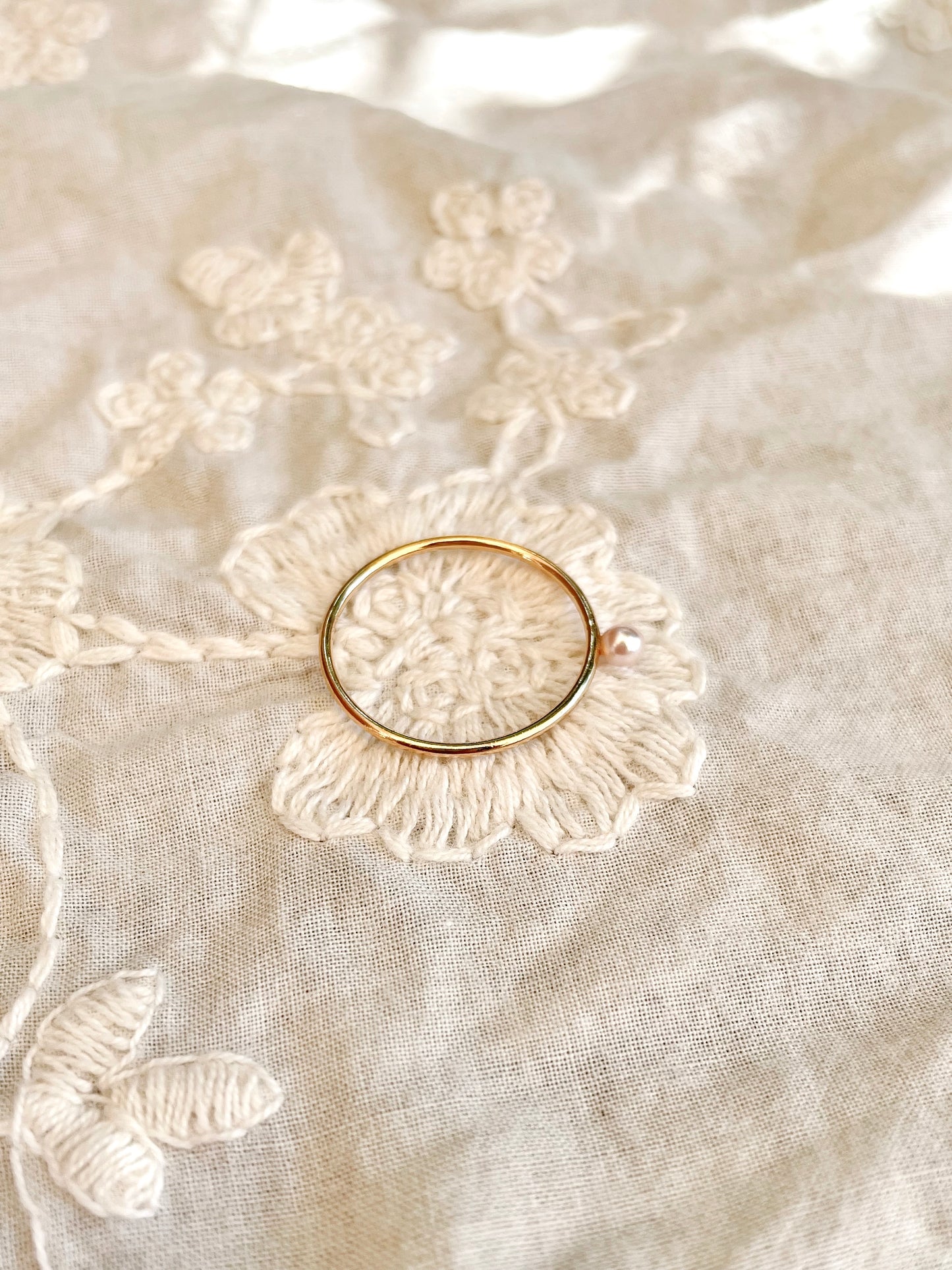 Lulu lichtroze parel ring