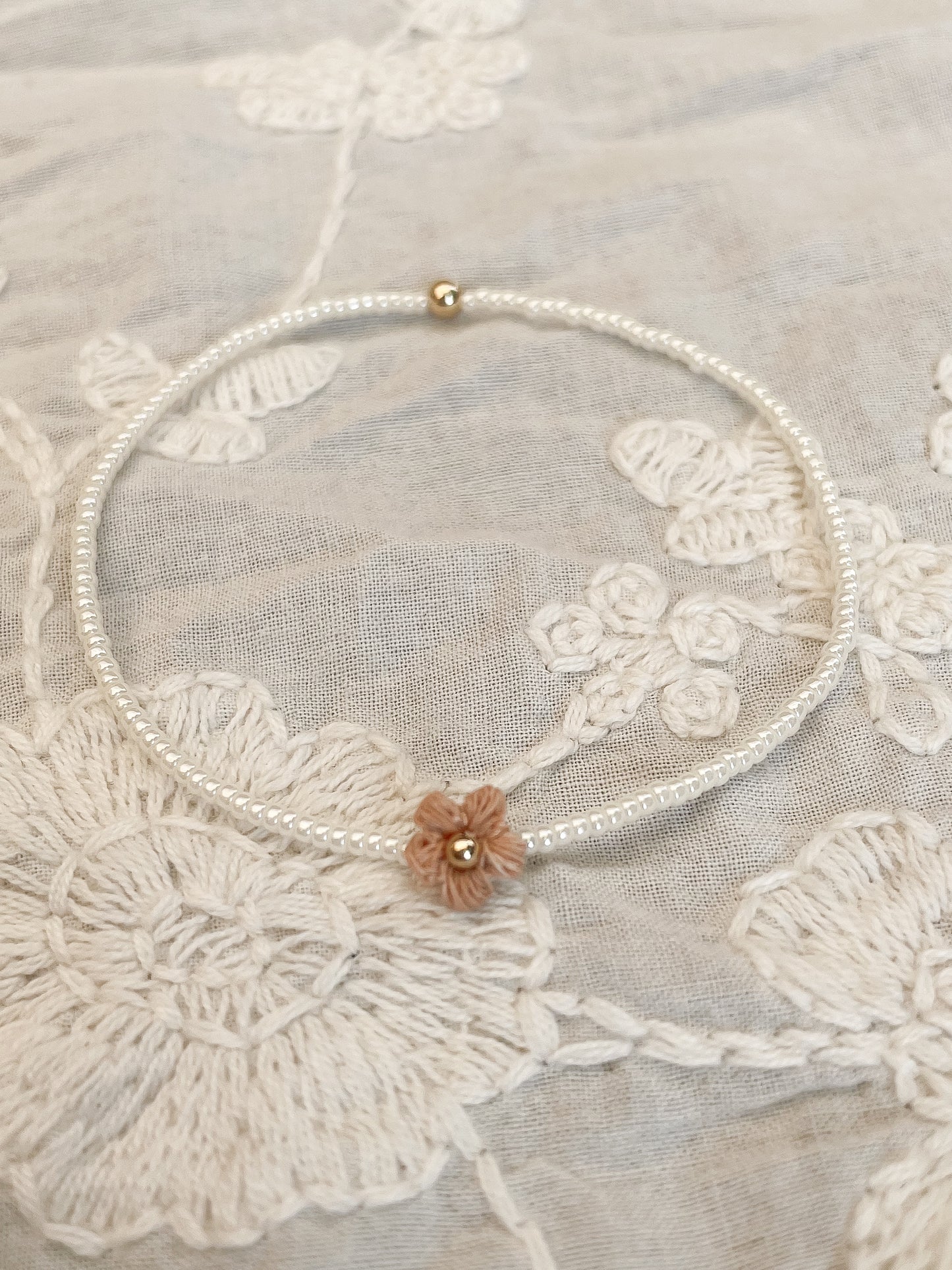 Florine gehaakte bloem stretch armband