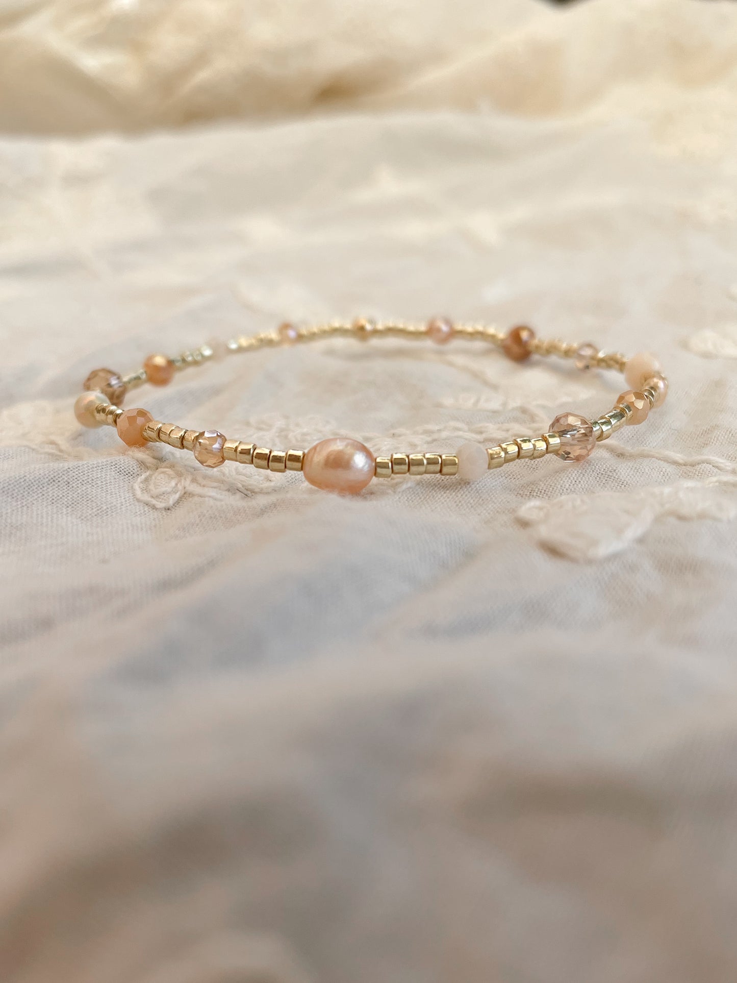 Nola beige armband