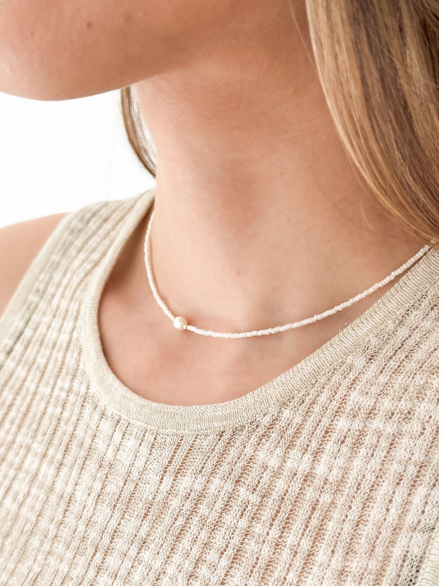 Xavoia Miyuki wit met parel stretch choker ketting