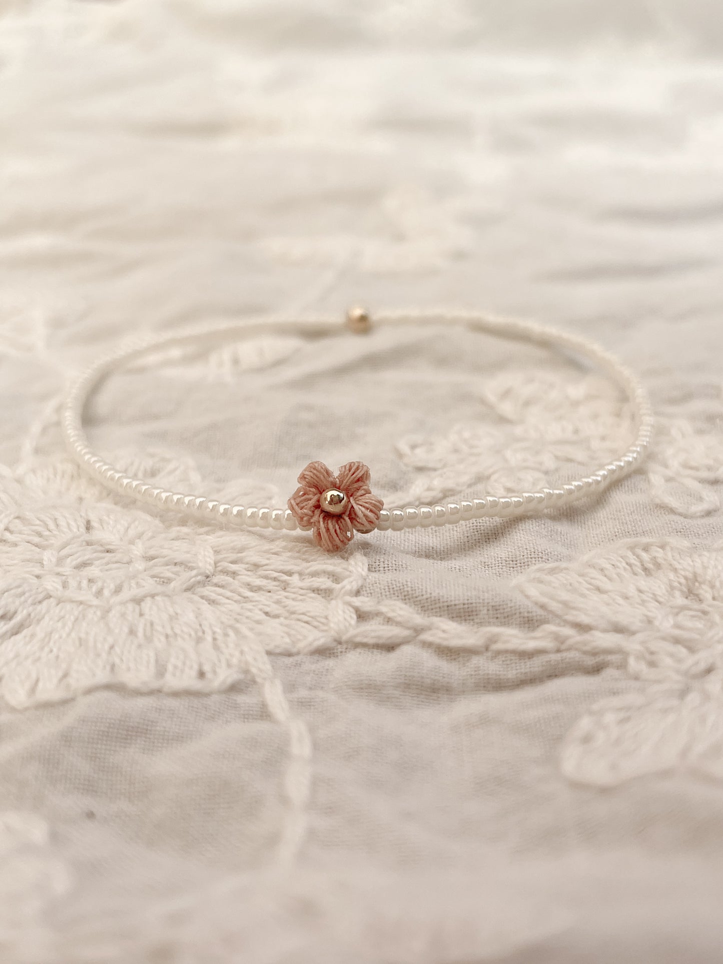 Florine gehaakte bloem stretch armband