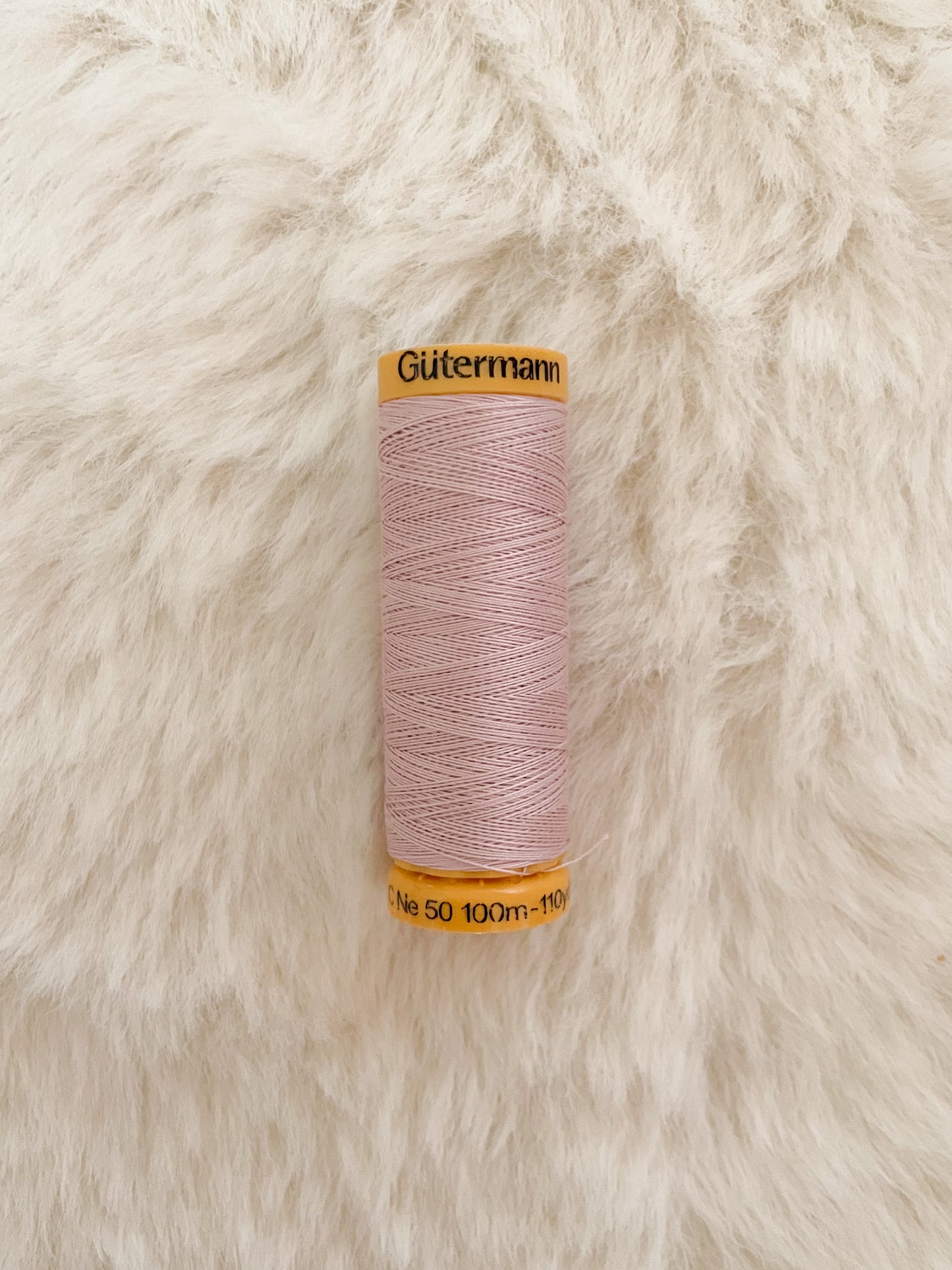 Gütermann katoenen naaigaren/ gevorderd microhaak lilarose
