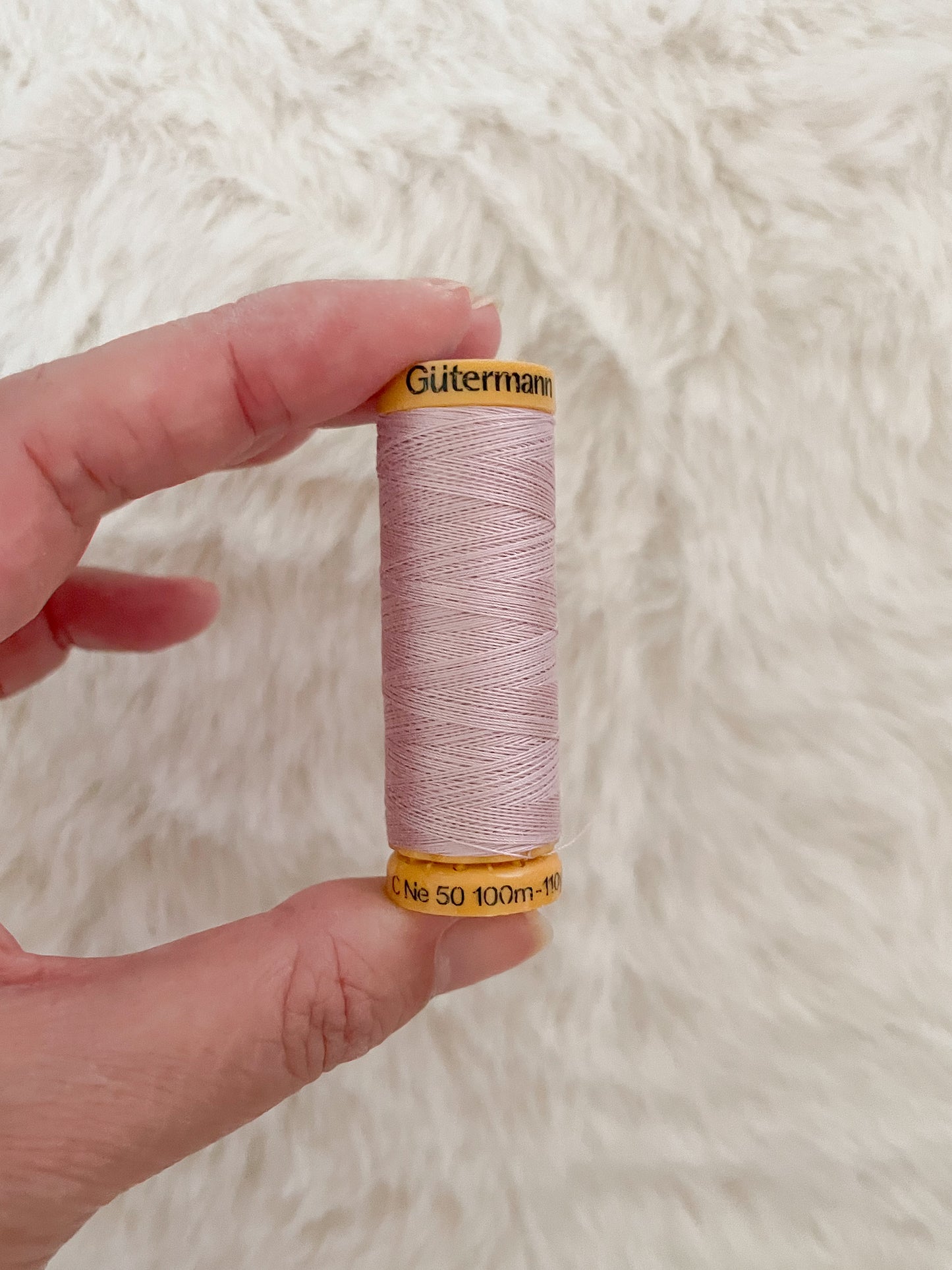 Gütermann katoenen naaigaren/ gevorderd microhaak lilarose