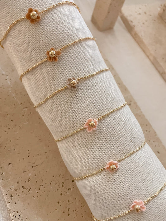 Lorin gehaakte bloem armband