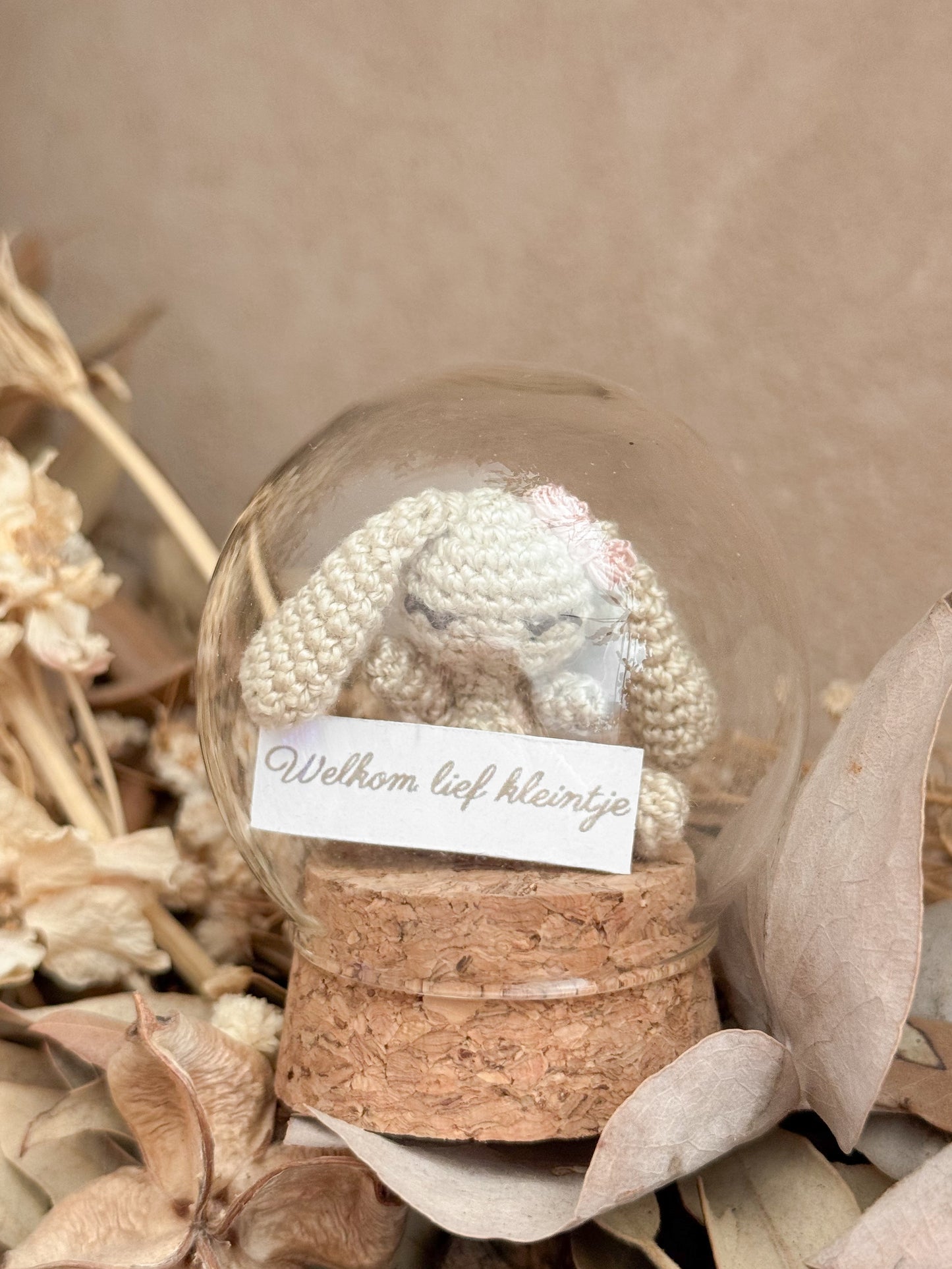 Philou het gehaakte konijntje in stolpje