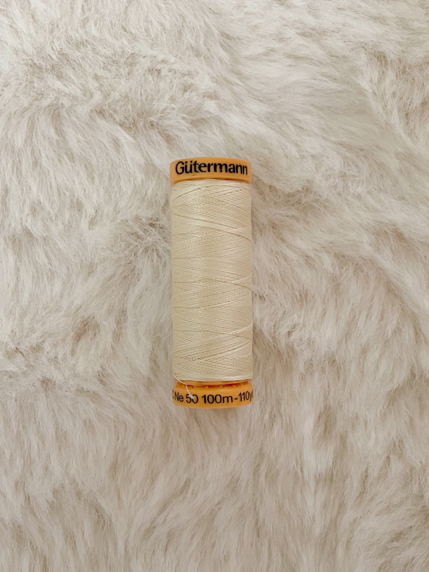 Gütermann katoenen naaigaren/gevorderd microhaak garen beige