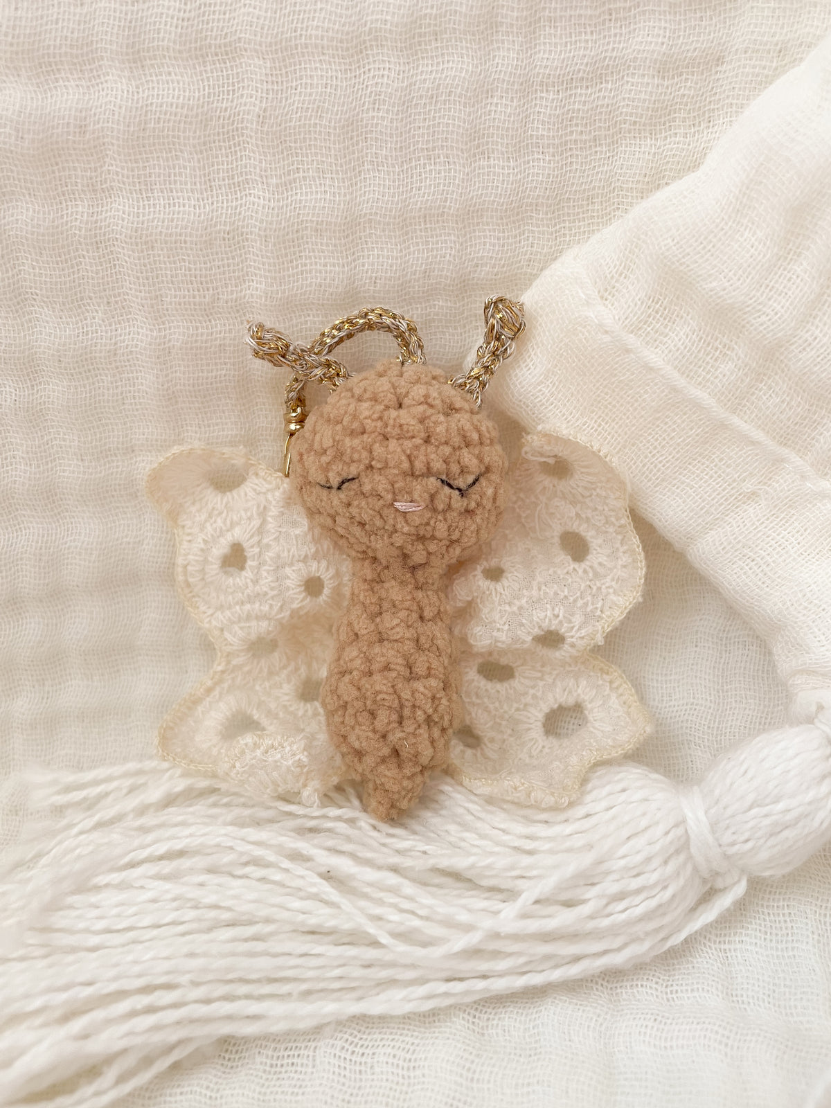 Thera gehaakte vlinder bag charm